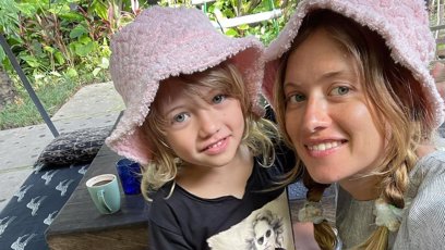 FOTO: Rozkošná Lennon Marlene roste jako z vody.