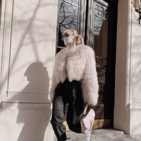 Vanda Janda je mladá a talentovaná módní návrhářka.