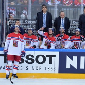 5. Jágr nechápe, kdo měl tu potřebu na něj kydat špínu. Podle všeho to byl někdo, kdo ho dříve plácal po ramenou. Znáte jméno zrádce?