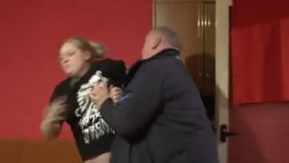 FOTO: Roman je odporný agresor.