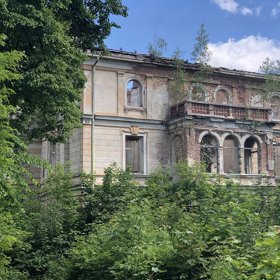 A nádherná vila se stala předmětem konkurzu.