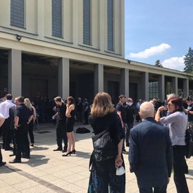 Milan byl všemi moc milován.