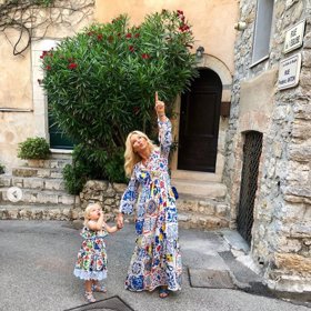 Z této malé holčičky bude jednou krásná dívka se skvělým vkusem.