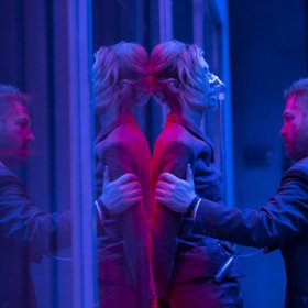 Hlavní ženská postava měla původně vypadat jinak.