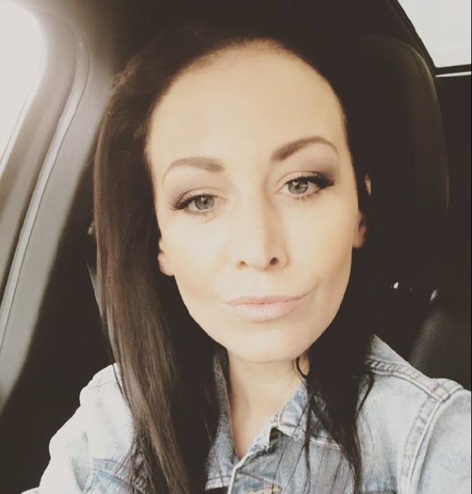 FOTO: Agáta vypadá na některých fotkách nezdravě. – stránka 3617