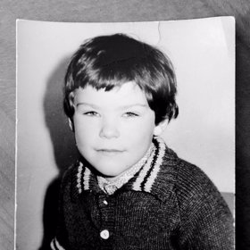 1. Jarda jako žáček ve škole. Tenkrát spolužáci určitě netušili, co vše v hokeji dokáže.