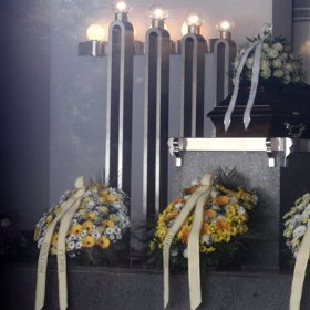 Krejča napsal také píseň Plakalo bejby, která je pevnou součástí repertoáru Petra Spáleného.