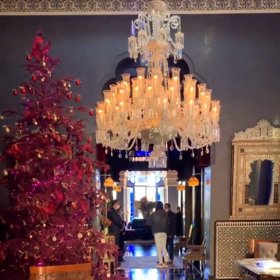 Manželé Marešovi navštěvují přepychové marrákešské restaurace.