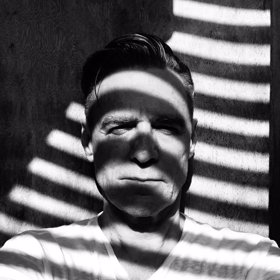 Za svá slova o netopýrožroutech se omluvil.