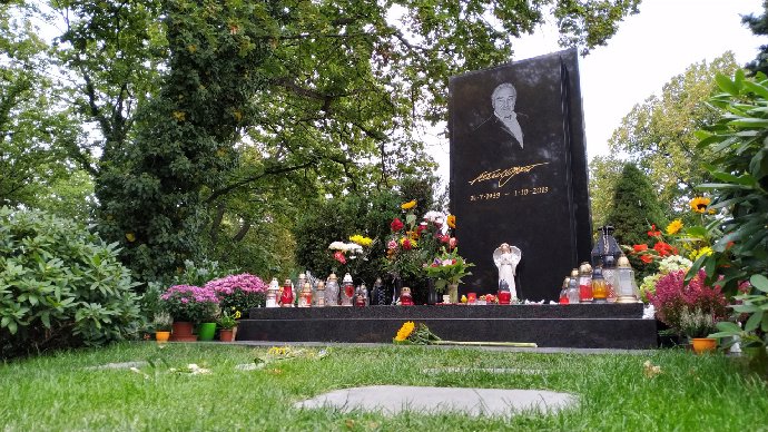 Foto k tématu Karel Gott – stránka 677