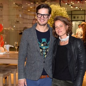 Barbora Strýcová s jistotou troubila do světa, že by s Davidem Krausem co nevidět chtěla založit rodinu. Poté ale Davida podvedla s šéfredaktorem módního magazínu Petrem Matějčkem.