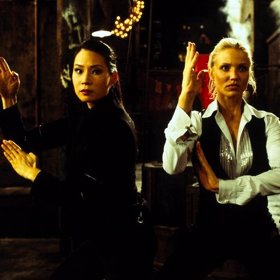 Rok 2000 a film Charlieho andílci, který z Cameron udělal skutečnou hvězdu.