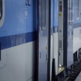 Vlakem odjel do Plzně.