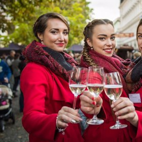 Od 11. května budou povoleny akce do 100 lidí, včetně svateb.