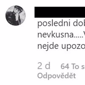 Podle fanoušků na sebe Kadeřávková upozornila velmi nevhodným způsobem.