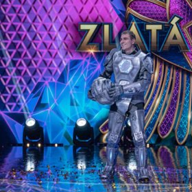 V masce Robota se ukrýval David Gránský.
