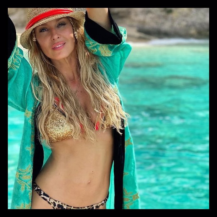 FOTO: Simona Krainová slaví 48. narozeniny. – stránka 955