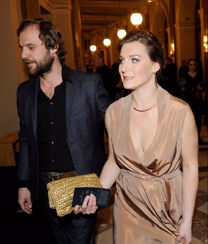 FOTO: Lenka Krobotová s bývalým partnerem Václavem Havelkou na vyhlašování Českého lva. – stránka 103