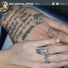 Slovenská kráska se pochlubila prstýnkem.