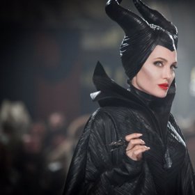 Angelina Jolie ve filmu Zloba - Královna černé magie (2014).