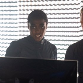 Lashana vypadá po Craigově boku skvěle.