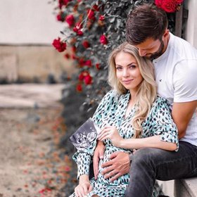 Modelka a hokejista čekají miminko.