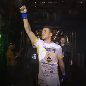 Jakub Štáfek je drsný muž.