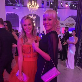 Máma Nely Slovákové je jako její starší kopie.