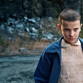 Millie jako Eleven ve Stranger Things.