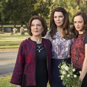 Kelly Bishop po boku Lauren Graham a Alexis Bledel.