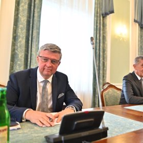 Jeho první testy vyšly negativně, dalším se podrobí o víkendu.