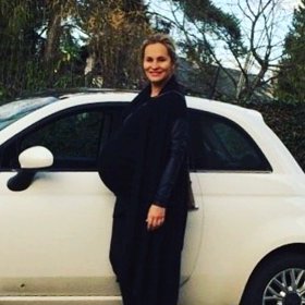 "Tak tahle fotka je 5 let stará. Jela jsem na kontrolu do porodnice a nakonec jsem tam už i zůstala," napsala k fotce.