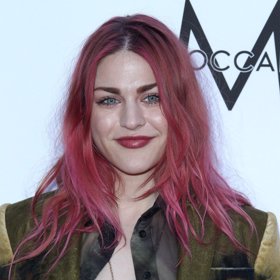 Frances Bean ráda střídá účesy.