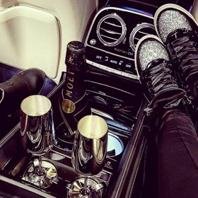 Nela Slováková? Ta umí žít!