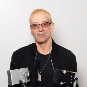 Eminem a Petr Janda. To si asi nechcete představovat.