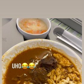 Pochlubila se, že na talíři dostala UHO.