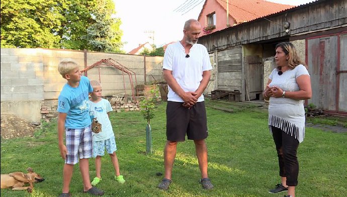 FOTO: Náhradní maminka je zděšena. – stránka 2085