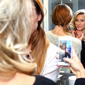 Pořád se musela fotit.