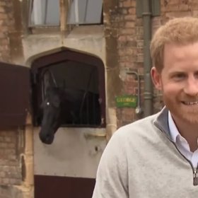 Princ Harry je nadšeným tatínkem.