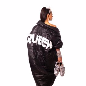 Zuzana Plačková ráda šokuje a udává trendy. Tahle oversized bunda mluví za vše!