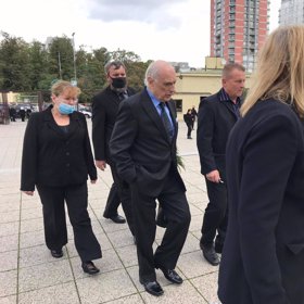 S Karlem Fialou se přišli rozloučit přátelé a rodina.