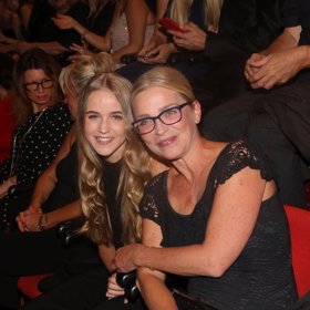 V pouhých třinácti je Amélie kočka.