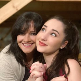 Ve Slunečné hraje i po boku Terezy Brodské.