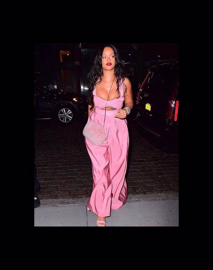Foto k tématu Rihanna – stránka 150
