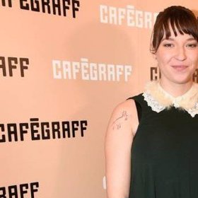 Už dva měsíce je pyšnou maminkou.