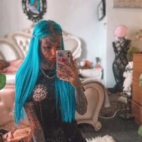 Amber je velmi originální.