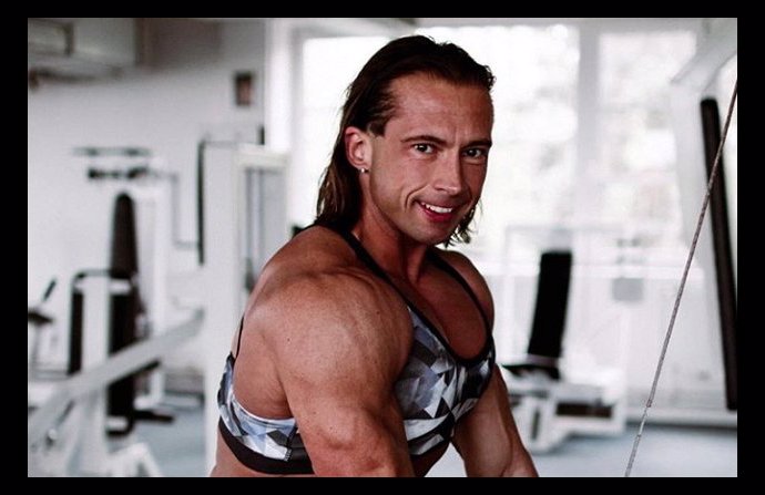 FOTO: Věra se chce dostat na Miss Olympia. – stránka 126