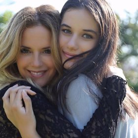 Travoltova manželka Kelly Preston s dcerou Ellou.