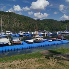 Výhled na Slapy je boží.