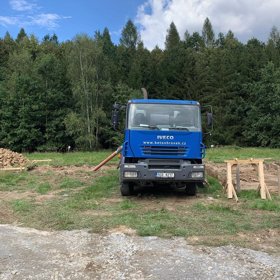 Místní moc nerozuměli tomu, proč tam stojí.